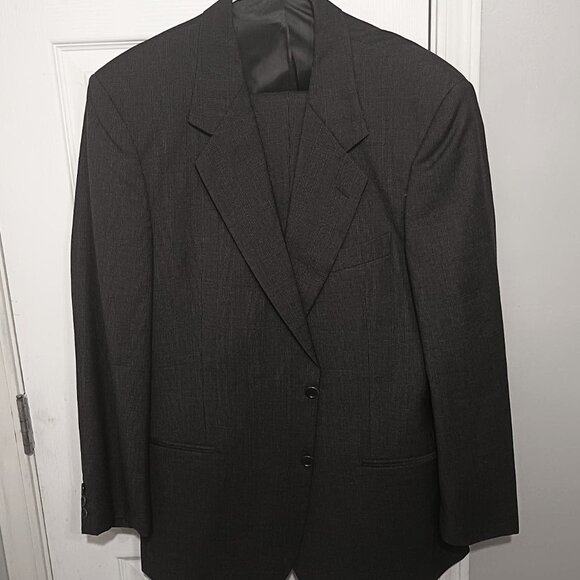 Valentino Uomo Men 2 Peice Gray Suit     42R - Picture 3 of 16